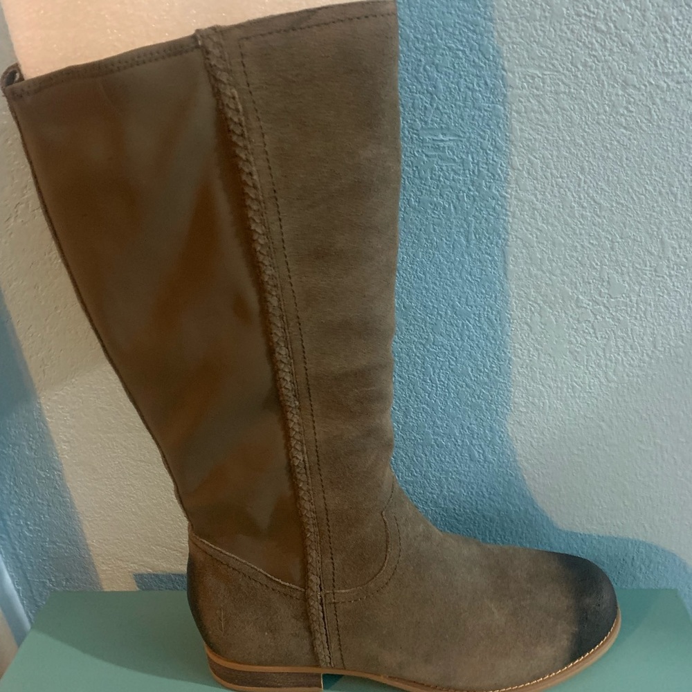 Revitalign Canyon Fossil Suede Boots NWT Size women’s 12